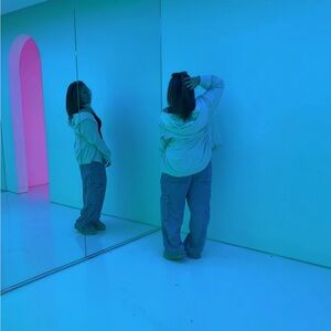 Meet your Posher, Maya